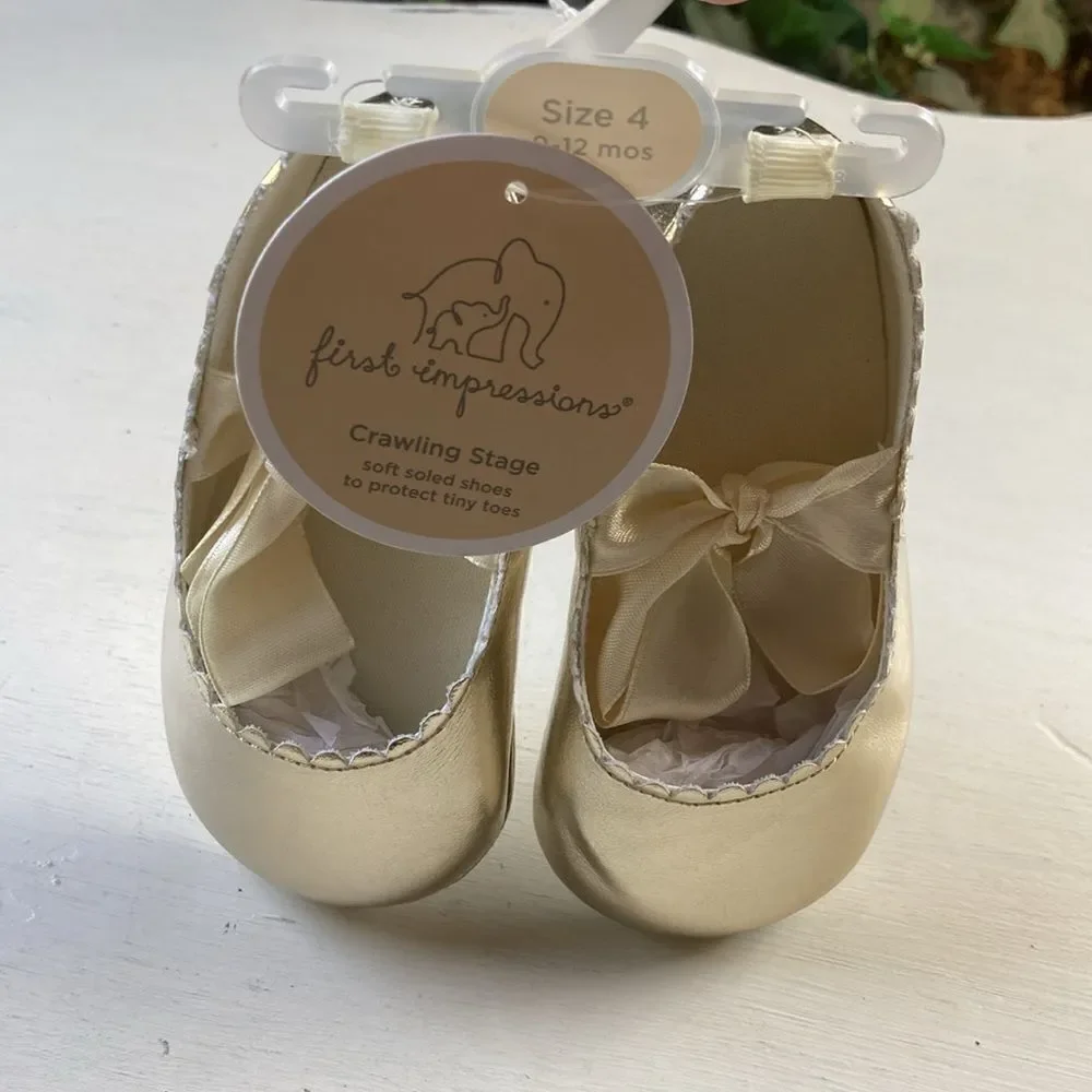 Baby’s First Impressions Gold Ballet Crawling Shoes Size 4 New with Tags
